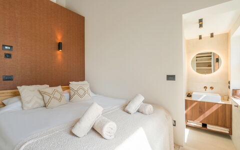 Pendolino Spereto Apartment With Pool, Montaione: Muur, Interieur Ontwerp, Flooring, Hout, Verdieping, Slaapkamer, Meubilair, Kamer, Bed, Verlichting