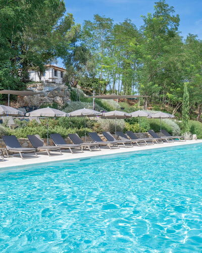 Nocellara Spereto Apartment With Pool, Montaione: Zwembad, Buitenmeubels, Toevlucht, Eco Hotel, Ligstoel, Landscaping, Badplaats, Thermae, Paraplu, Hacienda