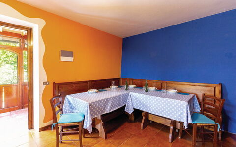 Casa Iris - Versilia, Holiday Home with Pool: Meubilair, Tafel, Eigendom, Venster, Stoel, Hout, Interieur Ontwerp, Verdieping, Hardwood, Flooring