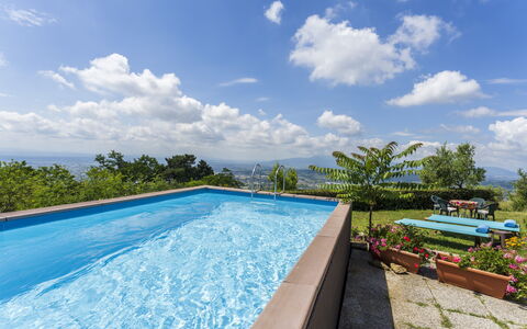 La Casa Di Elda, Holiday Home With Pool, Uzzano, T: Wolk, Lucht, Fabriek, Water, Zwembad, Boom, Buitenmeubels, Schaduw, Rechthoek, Gras