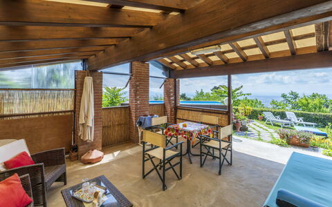 La Casa Di Elda, Holiday Home With Pool, Uzzano, T: Eigendom, Fabriek, Tafel, Meubilair, Gebouw, Schaduw, Venster, Hout, Interieur Ontwerp, Architectuur