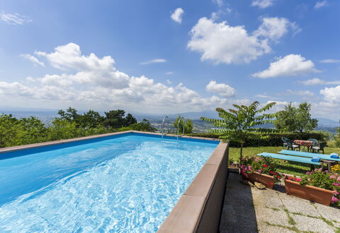 La Casa Di Elda, Holiday Home With Pool, Uzzano, T: Wolk, Lucht, Fabriek, Water, Zwembad, Boom, Buitenmeubels, Schaduw, Rechthoek, Gras