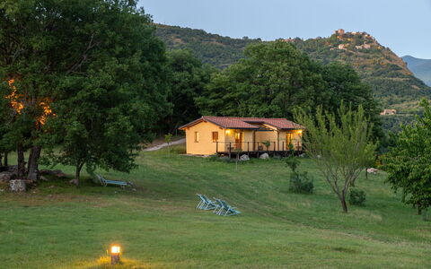 Villa Amiata: Fabriek, Lucht, Gebouw, Eigendom, Ecoregio, Berg, Venster, Blad, Boom, Huis
