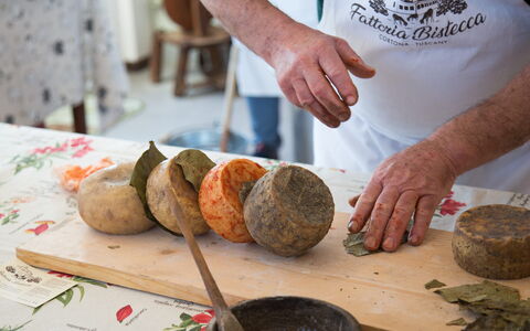 Casale Della Torre: Voedsel, Ingrediënt, Hout, Keuken, Natuurlijke Voedingsmiddelen, Schotel, Produceren