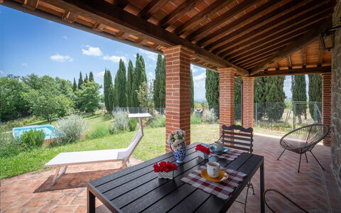 Vineyard’s Cottage With Pool, Ac, Wifi - Siena: Fabriek, Eigendom, Tafel, Lucht, Hout, Bloempot, Gebouw, Schaduw, Interieur Ontwerp, Veranda
