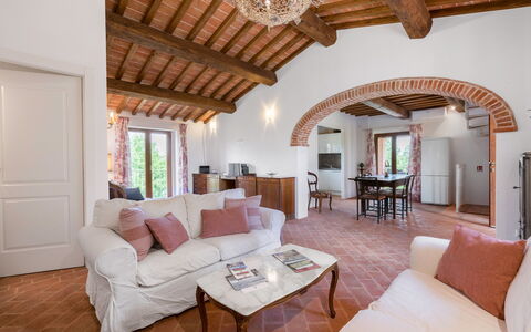 Vineyard’s Cottage With Pool, Ac, Wifi - Siena: Tafel, Meubilair, Eigendom, Bankstel, Woonkamer, Hout, Interieur Ontwerp, Verdieping, Flooring, Comfort