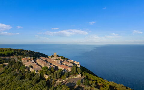 Sunset Sea View, Baratti, Populonia, Wifi, Ac: Wolk, Lucht, Water, Berg, Azure, Fabriek, Natuurlijk Landschap, Hoogland, Kust En Oceanic Landvormen, Terrein