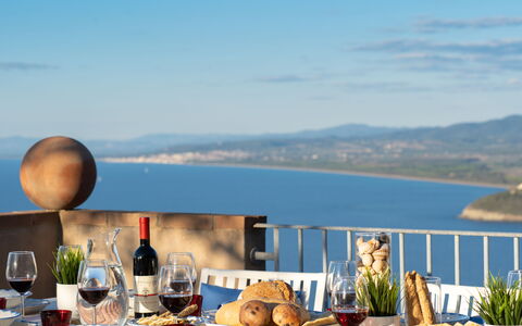 Sunset Sea View, Baratti, Populonia, Wifi, Ac: Lucht, Water, Wolk, Voedsel, Tableware, Tafel, Meubilair, Eigendom, Gebouw, Azure