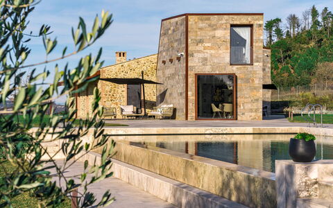 Villa Velari In Volterra With Private Pool, Ac: Lucht, Fabriek, Eigendom, Water, Wolk, Gebouw, Boom, Landschap, Woongebied, Facade