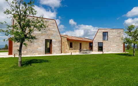 Villa Velari In Volterra With Private Pool, Ac: Wolk, Lucht, Fabriek, Gebouw, Venster, Natuurlijk Landschap, Boom, Land Lot, Huis, Gras