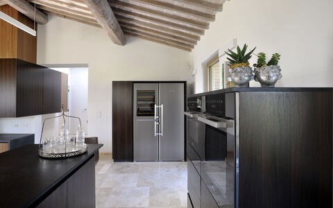 Villa Velari In Volterra With Private Pool, Ac: Countertop, Cabinetry, Eigendom, Gebouw, Hout, Interieur Ontwerp, Keuken, Fabriek, Verdieping