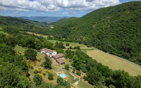 Villa Dei Tigli: Fabriek, Wolk, Lucht, Berg, Natuurlijk Landschap, Boom, Land Lot, Landschap, Plain, Bergachtig Landvormen