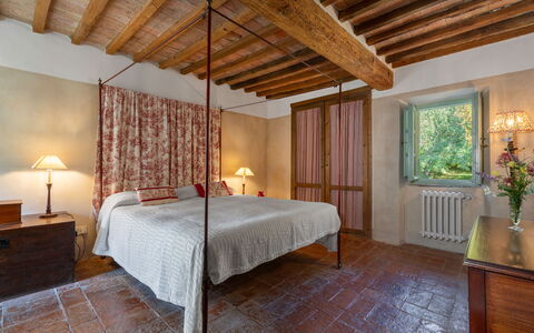 Casa Di Pietro In Vivo D'orcia, Pool: Muur, Slaapkamer, Meubilair, Bed, Interieur Ontwerp, Hout, Plafond, Laken, Bedding, Flooring