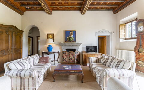 Villa Montegattoli, Pool, Landscape, Wifi, Ac: Fotolijst, Meubilair, Tafel, Bankstel, Azure, Hout, Interieur Ontwerp, Woonkamer, Verdieping, Gebouw