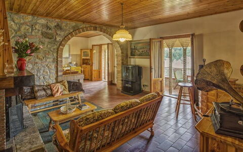 Leccino: Fotolijst, Meubilair, Tafel, Hout, Interieur Ontwerp, Fabriek, Lade, Flooring, Woonkamer, Verdieping