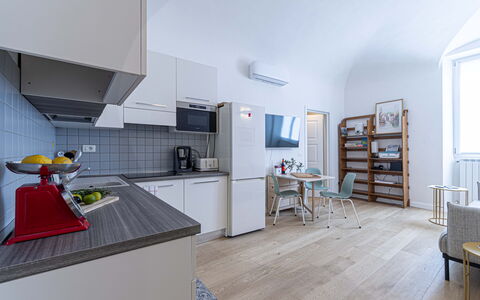 Atelier la Scala: Cabinetry, Meubilair, Countertop, Keuken, Fornuis, Wastafel, Huishoudapparatuur, Toestel Van De Keuken, Gebouw, Kraan