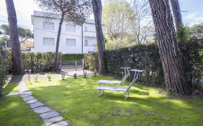 Dimora Del Capitano: Fabriek, Eigendom, Openluchtbank, Lucht, Gebouw, Boom, Land Lot, Vegetation, Architectuur, Buitenmeubels