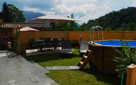 Casa Montebello: Lucht, Wolk, Fabriek, Gebouw, Schaduw, Buitenmeubels, Land Lot, Boom, Stedelijk Ontwerp, Vrije Tijd