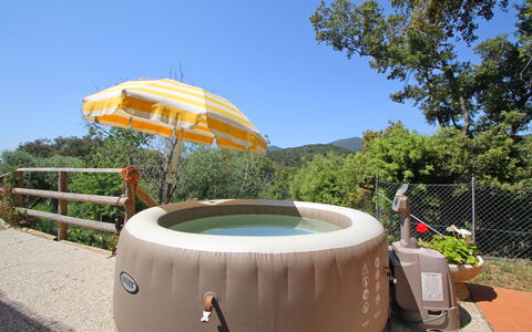 La Casetta: Fabriek, Lucht, Boom, Schaduw, Autoband, Biome, Vrije Tijd, Bloempot, Landschap, Gas