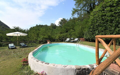 Casa Antelminelli: Water, Fabriek, Wolk, Lucht, Zwembad, Natuur, Natuurlijk Landschap, Boom, Buitenmeubels, Vrije Tijd