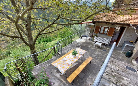 Casa Le Grotte: Eigendom, Fabriek, Gebouw, Natuur, Boom, Venster, Hout, Natuurlijk Landschap, Huis, Biome