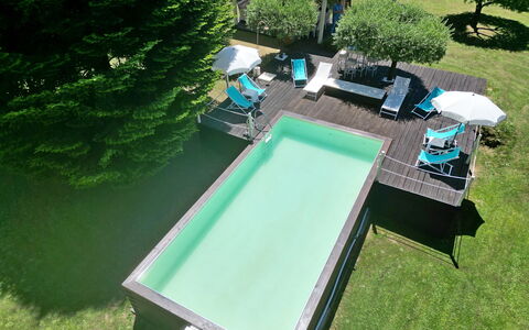 Villa L'antico Casale: Water, Fabriek, Groen, Tafel, Buitenmeubels, Zwembad, Schaduw, Boom, Gras, Gebouw