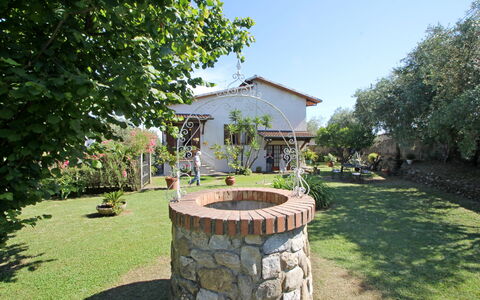 Casa Il Prato: Fabriek, Eigendom, Lucht, Gebouw, Boom, Land Lot, Huis, Gras, Landelijk Gebied, Landschap