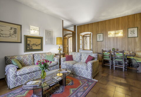 Casa Martina, Piazza Delle Erbe, San Gimignano: Meubilair, Interieur Ontwerp, Flooring, Bankstel, Verdieping, Kamer, Plafond, Tafel, Woonkamer, Verlichting