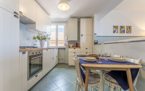 Emma House, Terrace and Sea View, Moneglia: Cabinetry, Meubilair, Gootsteen, Eigendom, Countertop, Keuken, Wastafel, Toestel Van De Keuken, Gebouw, Kraan