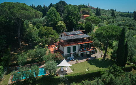 Chianti Hills Apartment, Pool, Ac: Struik, Tuin, Vrije Tijd, Landgoed, Schaduw, Gazon, Eco Hotel, Werf, Hacienda, Backyard