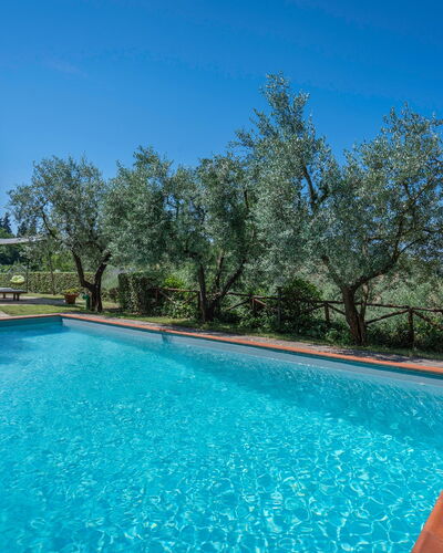 Chianti Hills Apartment, Pool, Ac: Blauw, Zwembad, Hacienda, Schaduw, Backyard, Waterpartij, Eco Hotel, Landscaping, Villa, Toevlucht
