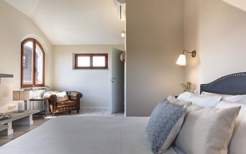 Villa i Portici: Interieur Ontwerp, Muur, Meubilair, Slaapkamer, Hout, Bed, Flooring, Verdieping, Plafond, Verlichting