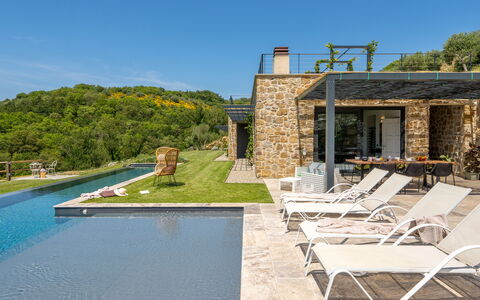 Villa Paradise: Water, Lucht, Eigendom, Fabriek, Gebouw, Stoel, Natuurlijk Landschap, Boom, Vrije Tijd, Landschap