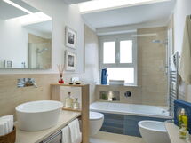 Butterfly With Beach & Breakfast Included