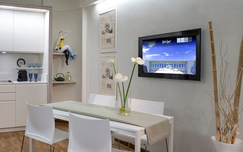 Boheme With Beach & Breakfast Included: Meubilair, Eigendom, Tafel, Fabriek, Azure, Cabinetry, Interieur Ontwerp, Gebouw, Verdieping, Stoel