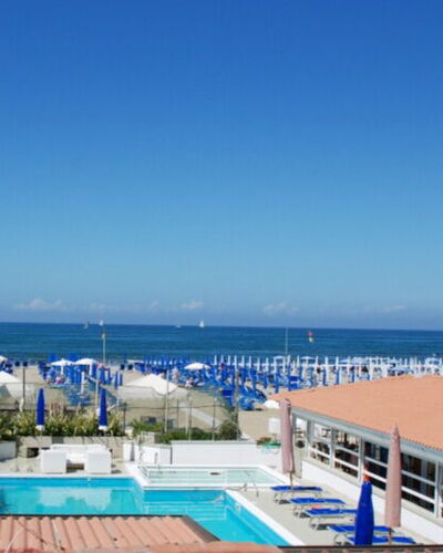 Boheme With Beach & Breakfast Included: Water, Lucht, Wolk, Fabriek, Kust En Oceanic Landvormen, Zwembad, Strand, Vrije Tijd, Boom, Horizon