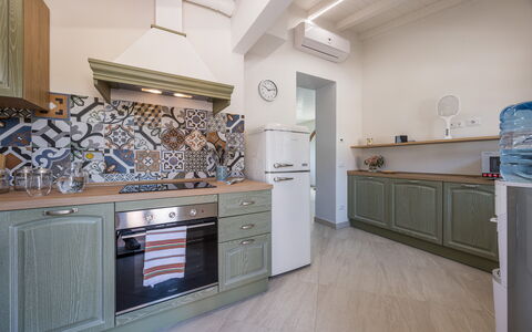 Villacolle 1, Poggio a Caiano, Hot Tub, Wifi, Ac: Cabinetry, Eigendom, Countertop, Gebouw, Lade, Keuken, Hout, Fornuis, Interieur Ontwerp, Verdieping