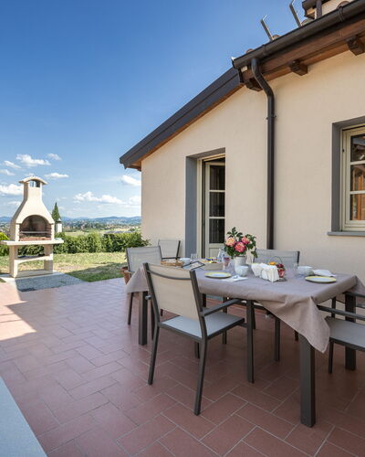Villacolle 1, Poggio a Caiano, Hot Tub, Wifi, Ac: Tafel, Fabriek, Lucht, Eigendom, Meubilair, Venster, Wolk, Gebouw, Azure, Bloempot