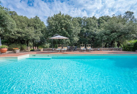 Santa Colomba House, Siena, Nature And Pool: Zwembad, Toevlucht, Eco Hotel, Hacienda, Landgoed, Reflectie, Waterpartij, Landscaping, Villa, Reflecting Pool
