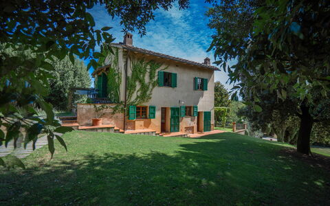 La Tesa Country House With Pool S. Gimignano: Fabriek, Gebouw, Lucht, Venster, Boom, Huis, Natuurlijk Landschap, Land Lot, Wolk, Gras