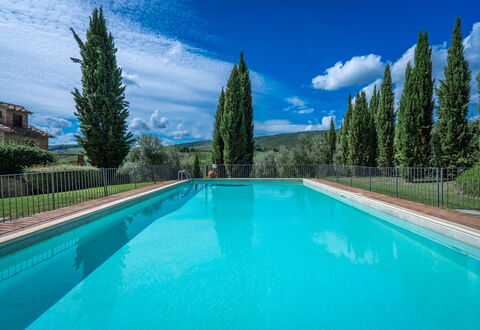 La Tesa Country House With Pool S. Gimignano: Blauw, Zwembad, Eco Hotel, Landscaping, Hacienda, Evergreen, Lariks, Villa