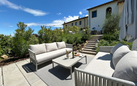 Ciliegino Spereto Apartment, Pool And Relax , Mont: Meubilair, Buitenmeubels, Tafel, Huis, Stoel, Buitentafel, Patio, Tuin, Landgoed