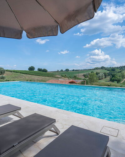 Correggiolo Spereto Apartment With Pool, Montaione: Zwembad, Buitenmeubels, Ligstoel, Toevlucht, Thermae, Eco Hotel, Stoel, Badplaats, Chaise Longue, Villa