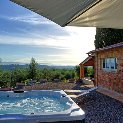 Casa Andrea: Water, Lucht, Wolk, Fabriek, Venster, Gebouw, Zwembad, Azure, Schaduw, Architectuur
