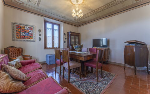 Orazio Liberty House,Lunigiana, Nature: Fotolijst, Meubilair, Hout, Tafel, Interieur Ontwerp, Woonkamer, Huis, Stoel, Flooring, Verdieping