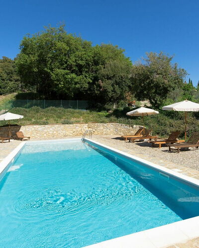 Casa Minuccia: Water, Eigendom, Fabriek, Meubilair, Lucht, Zwembad, Azure, Schaduw, Stoel, Buitenmeubels