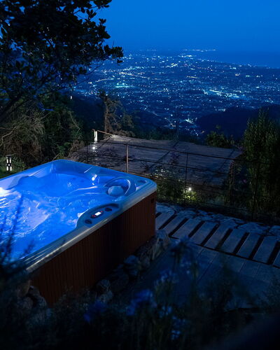 La Casa Sul Forte: Lucht, Fabriek, Blauw, Boom, Gebouw, Zwembad, Schaduw, Landschap, Dak, Vrije Tijd
