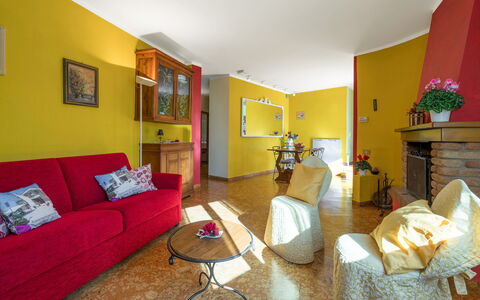 Bellavista Tuscany Apartment Panoramic Terrace: Fabriek, Eigendom, Fotolijst, Meubilair, Decoratie, Azure, Kamerplant, Verlichting, Comfort, Interieur Ontwerp