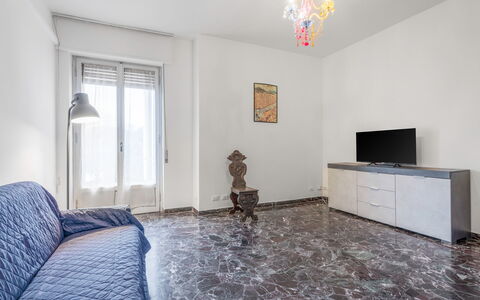 Romina Apartment, Florence, Campo Marte: Flooring, Verdieping, Interieur Ontwerp, Kamer, Appartement, Plafond, Meubilair, Huis, Houten Vloer, Woonkamer