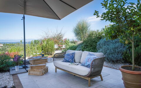 Punteriolo Spereto Family Apartment With Pool,: Fabriek, Eigendom, Meubilair, Lucht, Azure, Bloempot, Schaduw, Buitenmeubels, Architectuur, Interieur Ontwerp